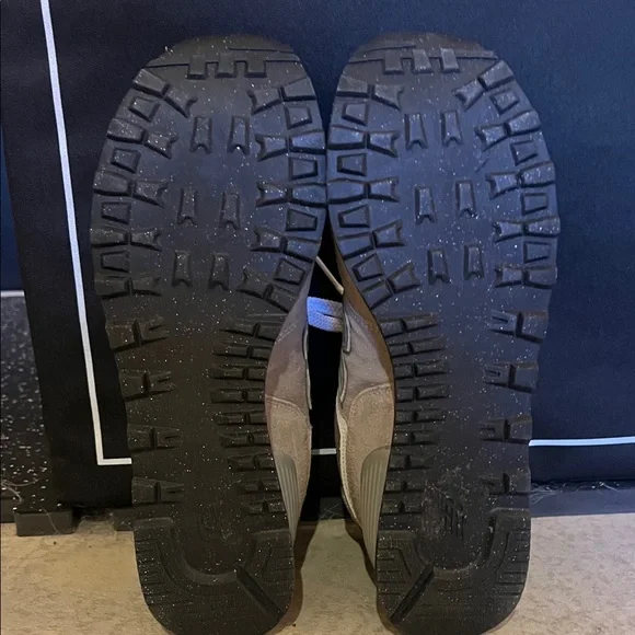 New Balance Classic 574 Gray and White Sneakers - Picture 5 of 6